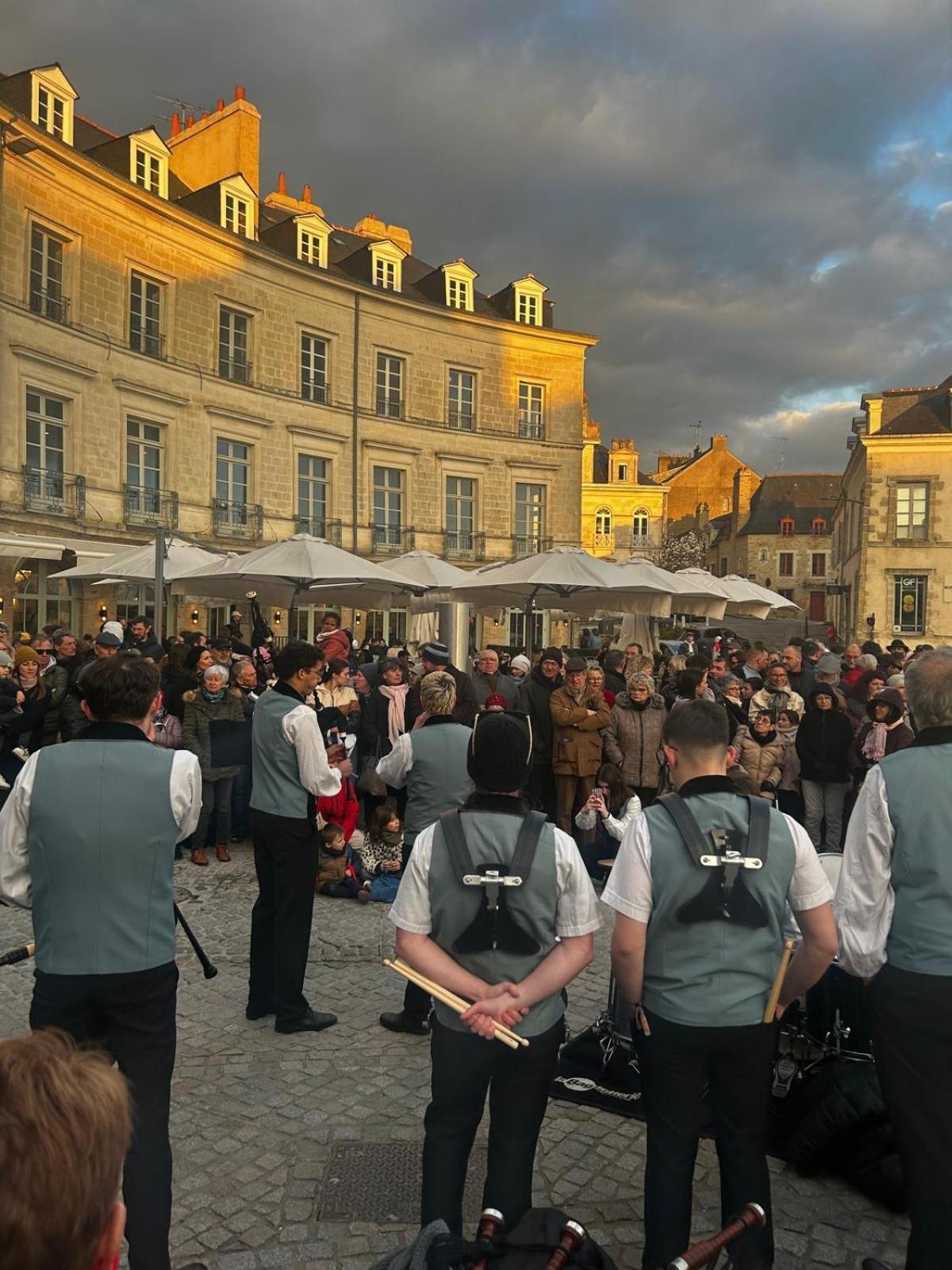 Gite De La Muse Centre Ville - Jardin Sérent エクステリア 写真